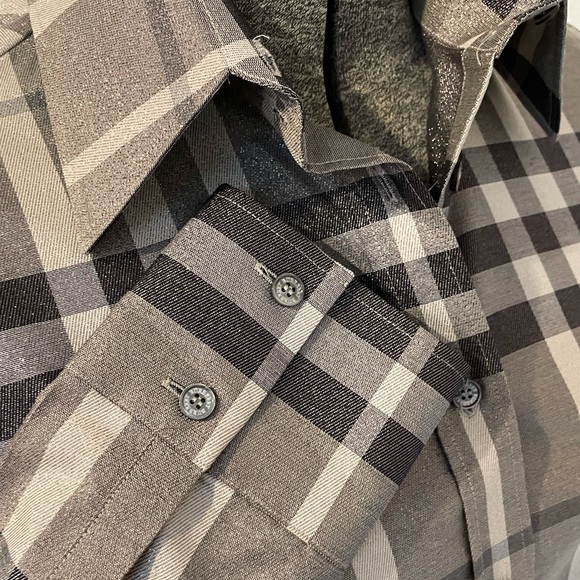LIM ED Burberry Authentic Women Shimmery Gray Long Sleeve Button Down Shirt - Picture 12 of 12